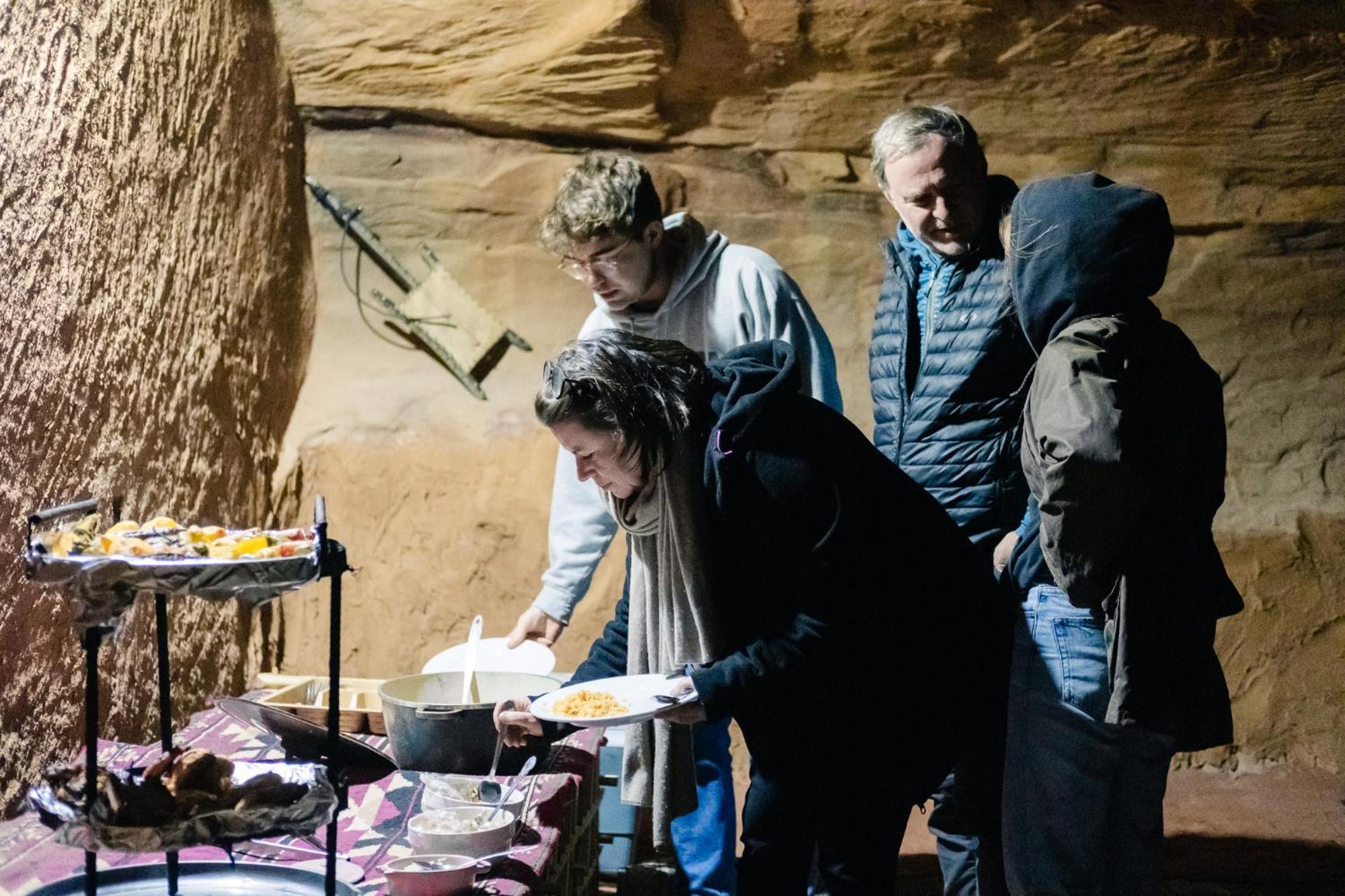 Wadi Rum Cave Camping Extérieur photo