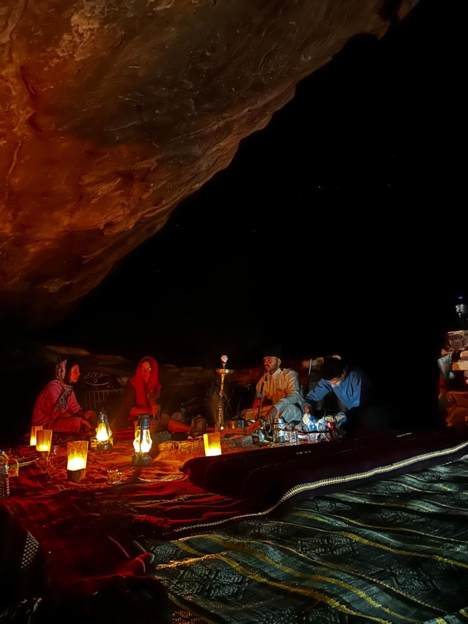 Wadi Rum Cave Camping Extérieur photo