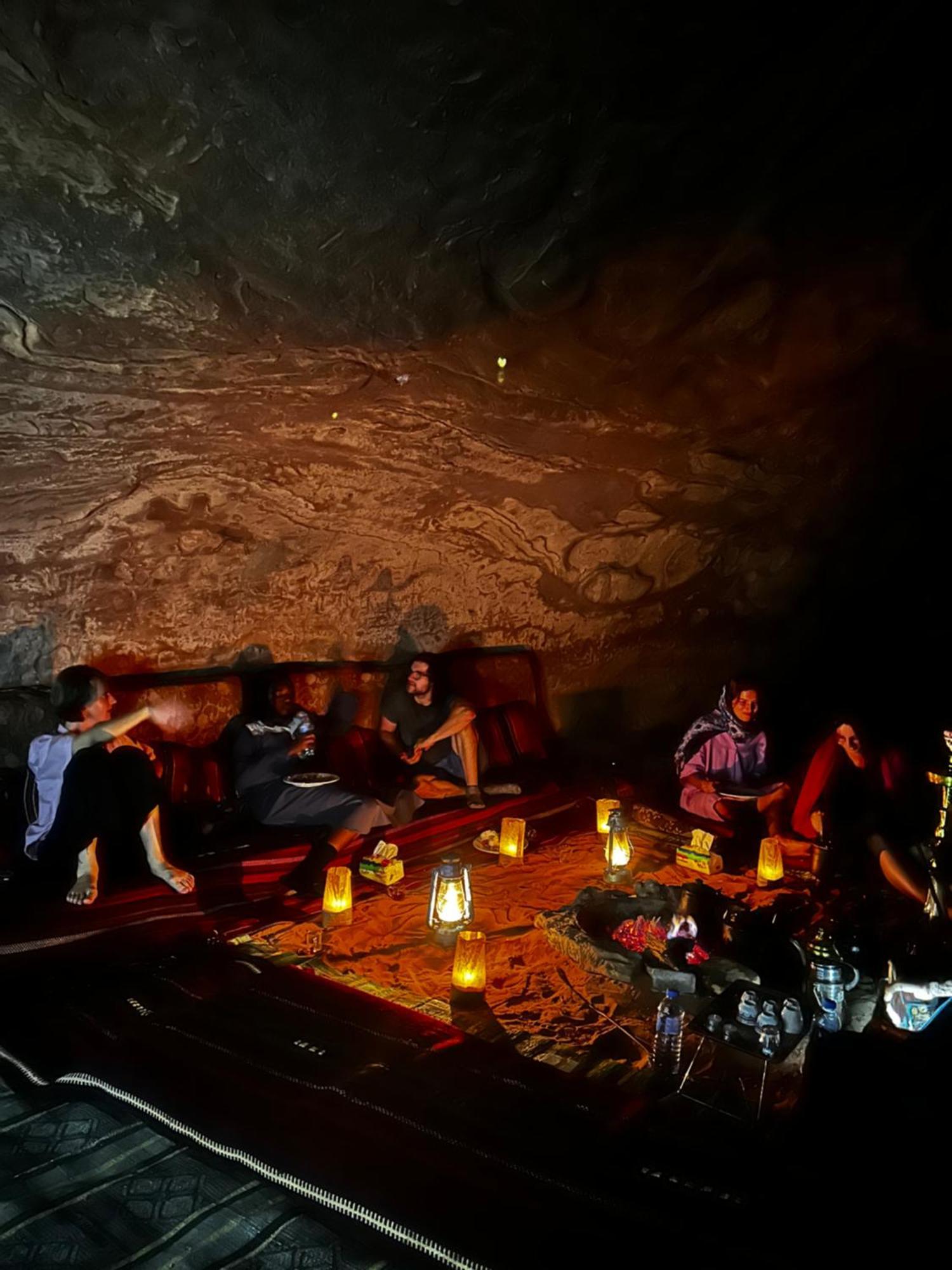 Wadi Rum Cave Camping Extérieur photo